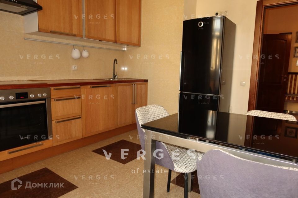 Сдаётся 2-комнатная квартира, 75 м²