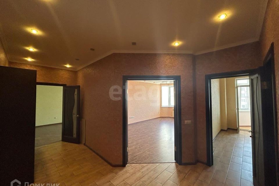 Продаётся 2-комнатная квартира, 71.1 м²