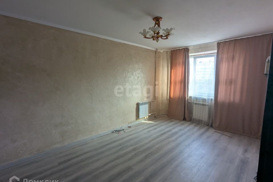 Продаётся 4-комнатная квартира, 82 м²