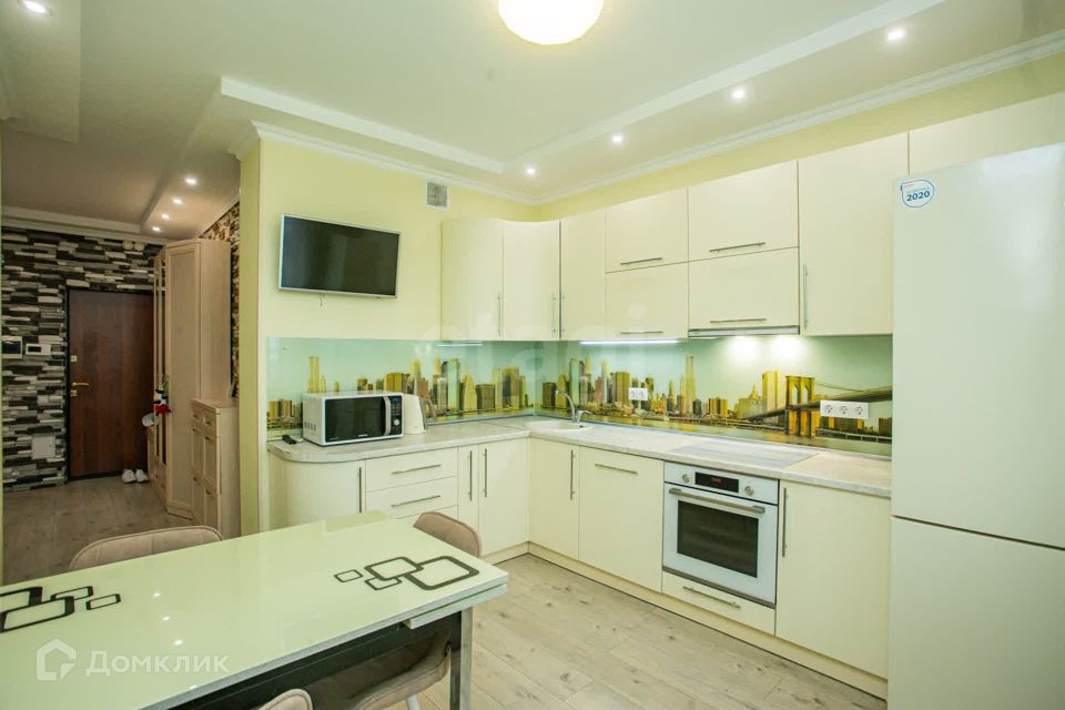 Продаётся 1-комнатная квартира, 42.2 м²