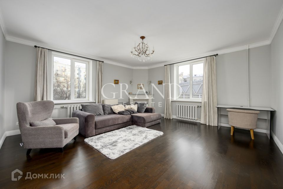 Продаётся 4-комнатная квартира, 120 м²