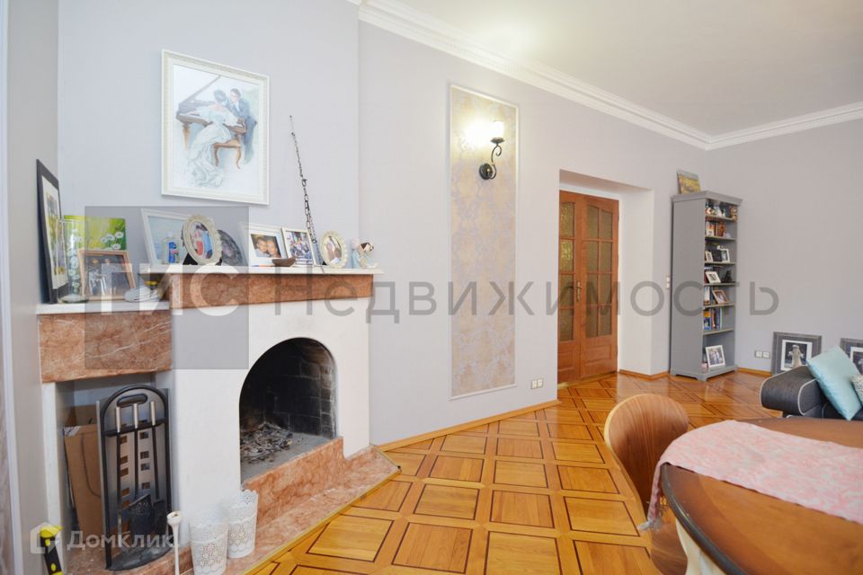 Продаётся 5-комнатная квартира, 168 м²