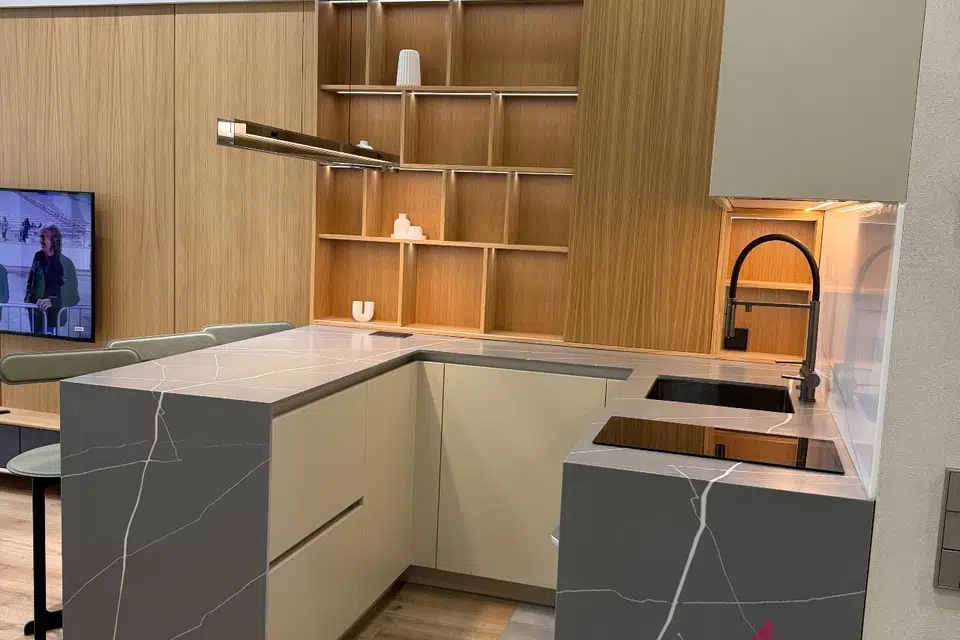Продаётся 2-комнатная квартира, 62.3 м²