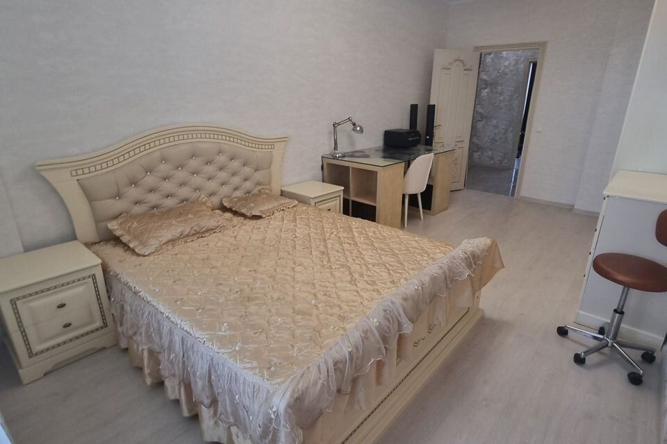 Сдаётся 2-комнатная квартира, 65 м²