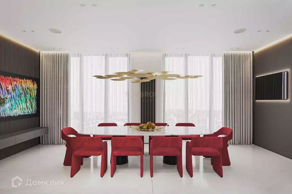 Продаётся 4-комнатная квартира, 156 м²