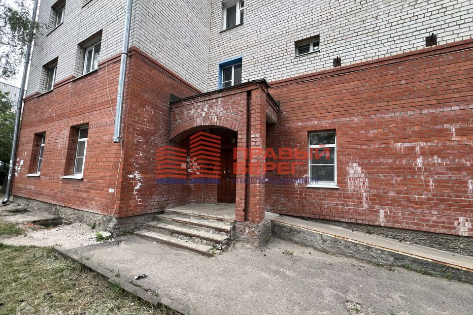 Продаётся 4-комнатная квартира, 126.9 м²