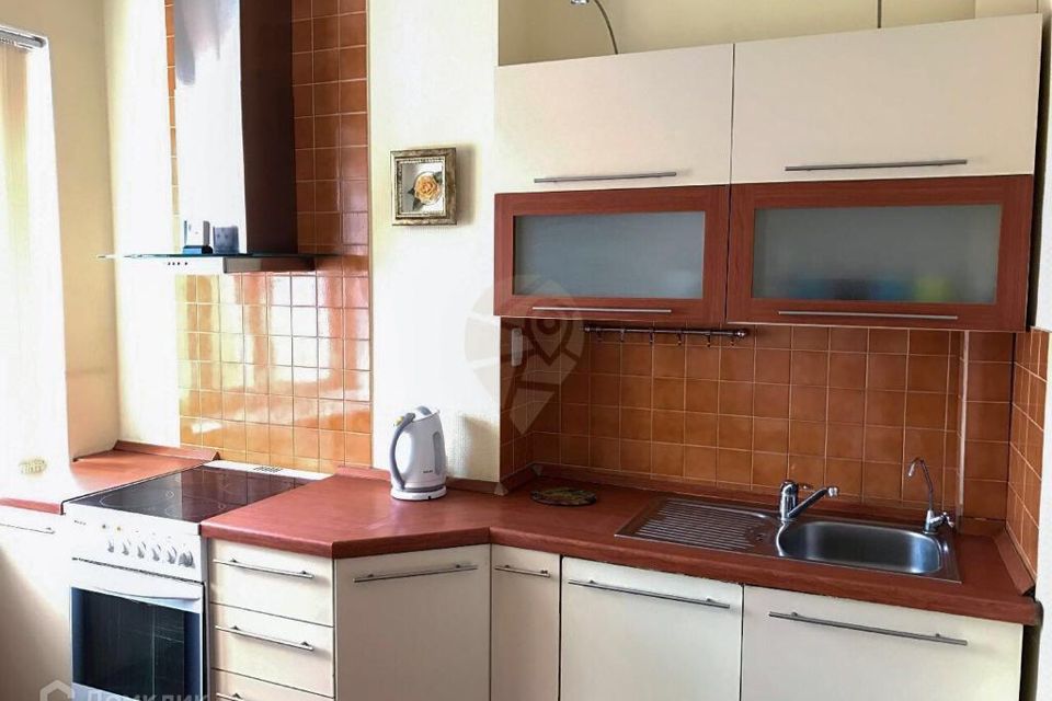 Сдаётся 2-комнатная квартира, 65 м²