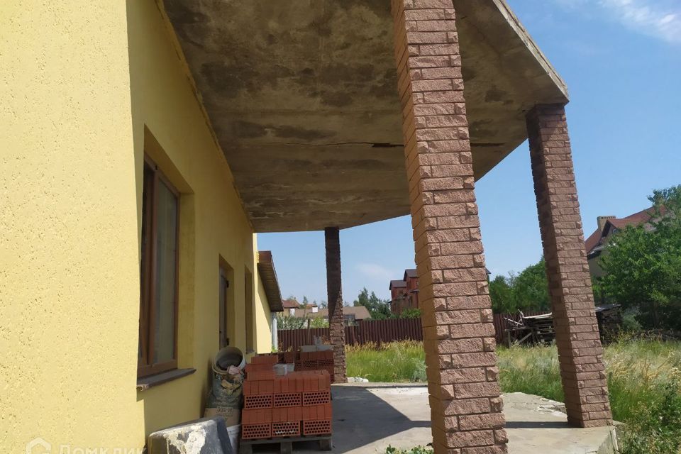 Продаётся 2-этажный дом, 240 м²