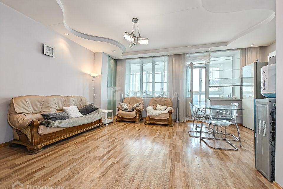 Продаётся 3-комнатная квартира, 106 м²