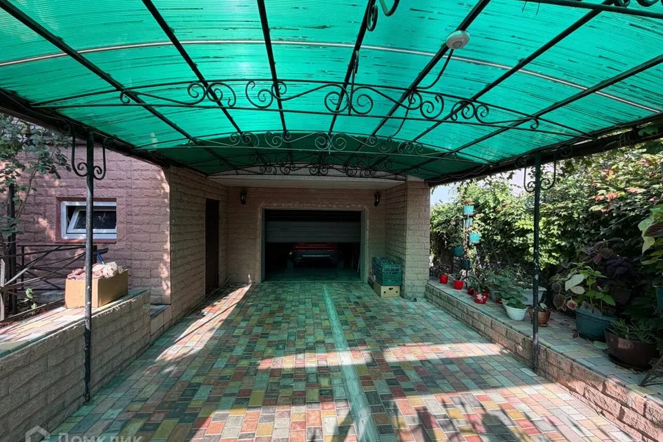 Продаётся 2-этажный дом, 275 м²