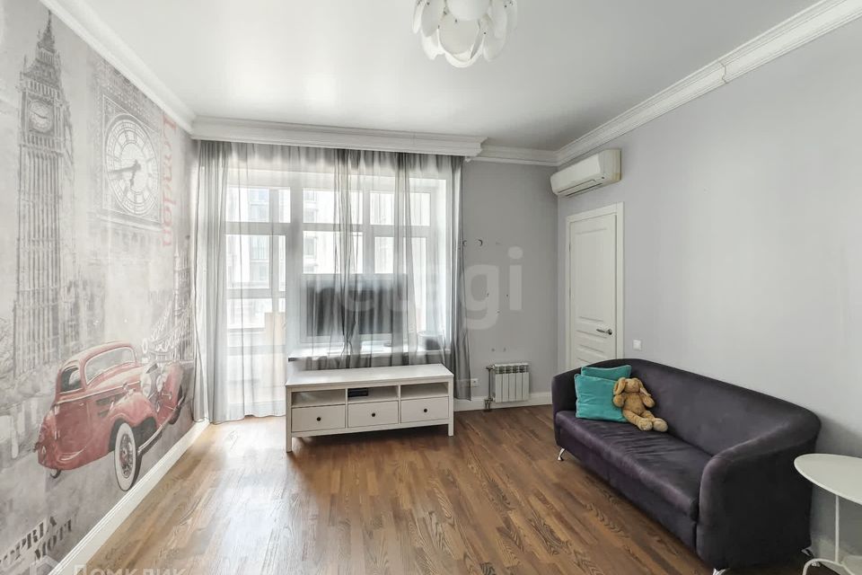 Продаётся 3-комнатная квартира, 152 м²