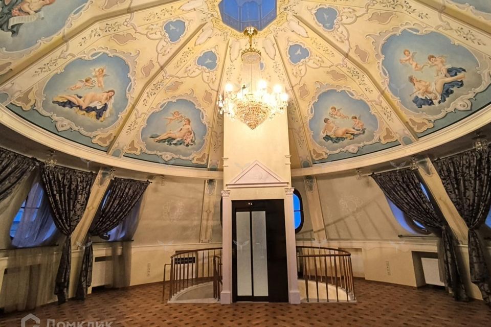 Сдаётся 4-комнатная квартира, 345 м²