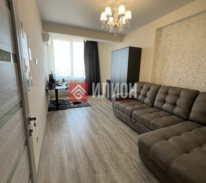 Продаётся 1-комнатная квартира, 42 м²