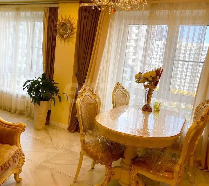 Продаётся 3-комнатная квартира, 87 м²