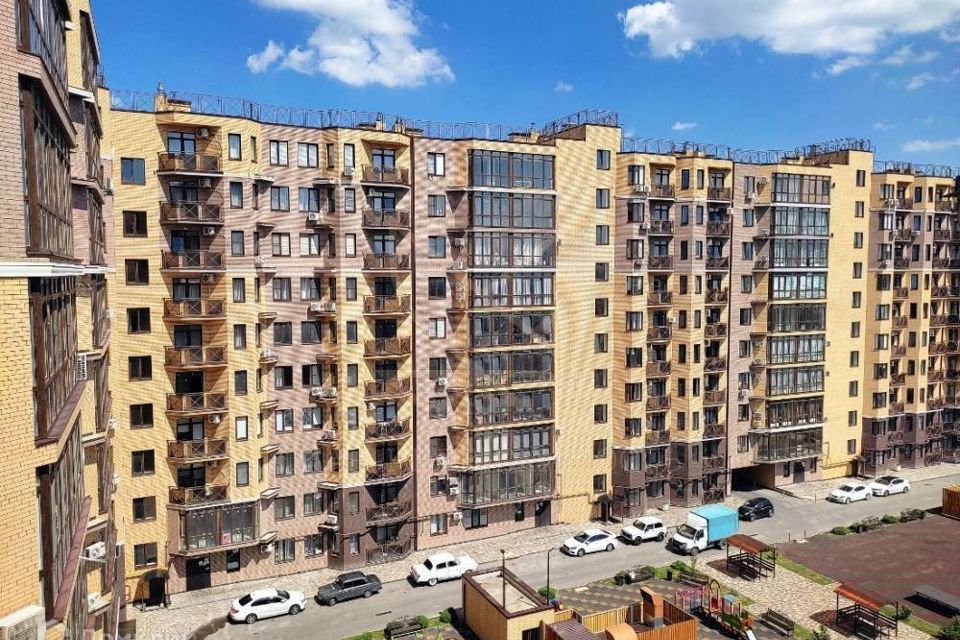 Продаётся 3-комнатная квартира, 107 м²