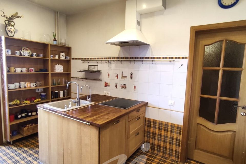 Продаётся 3-комнатная квартира, 82.6 м²