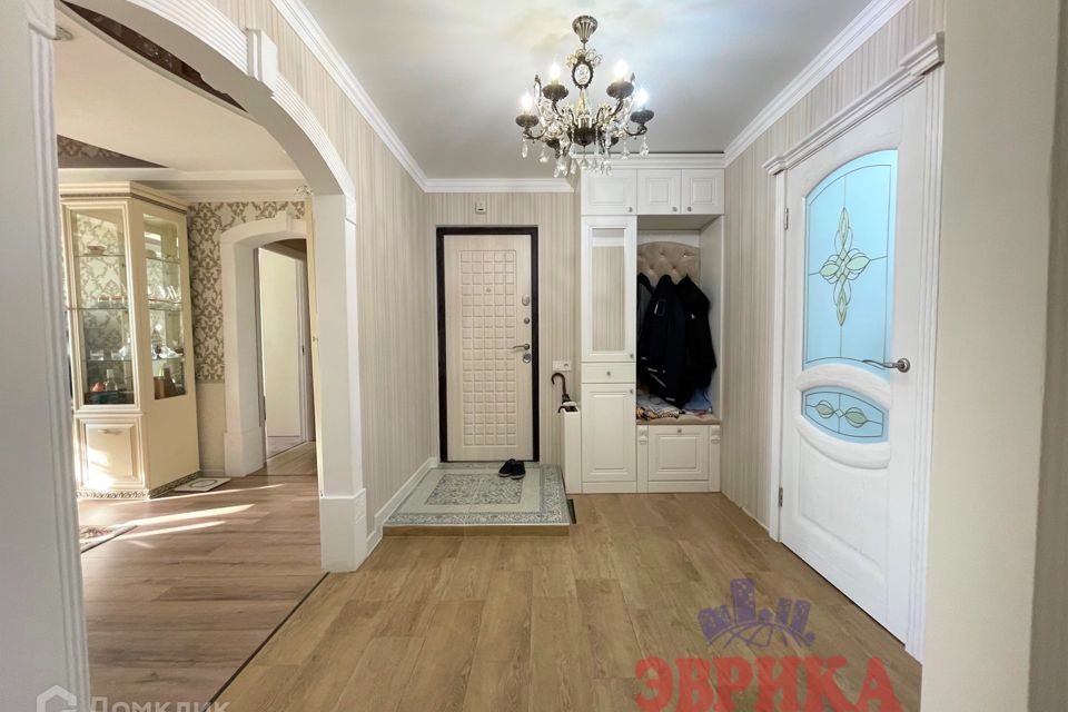 Продаётся 4-комнатная квартира, 81.7 м²