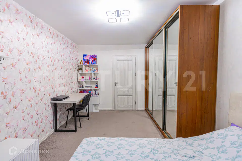 Продаётся 4-комнатная квартира, 90.1 м²