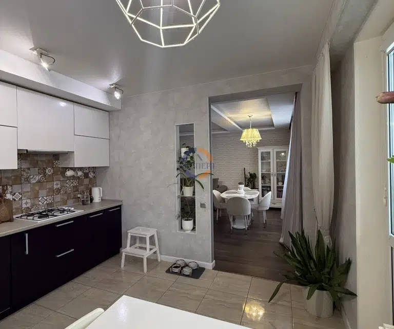 Продаётся 3-комнатная квартира, 90 м²