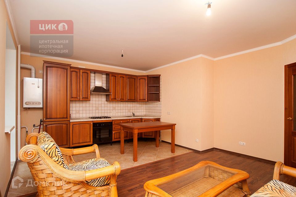 Продаётся 1-комнатная квартира, 67.5 м²