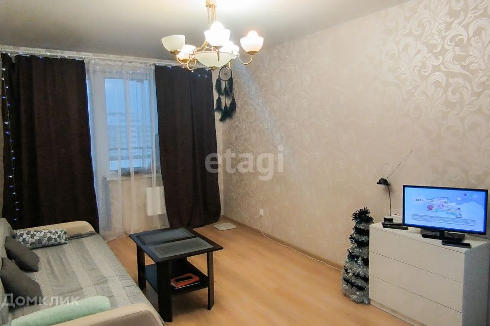 Продаётся 1-комнатная квартира, 37.6 м²