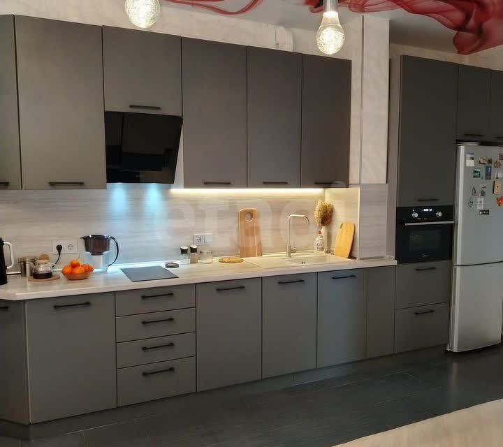 Продаётся 1-комнатная квартира, 67.8 м²