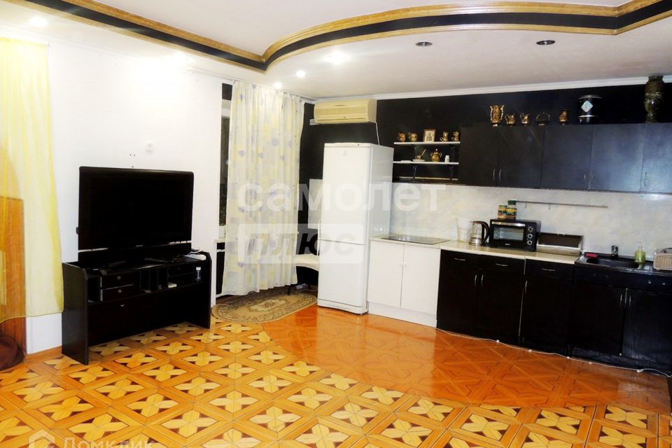 Продаётся 1-комнатная квартира, 43 м²