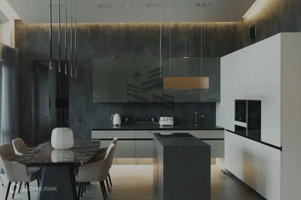 Сдаётся 2-комнатная квартира, 81 м²