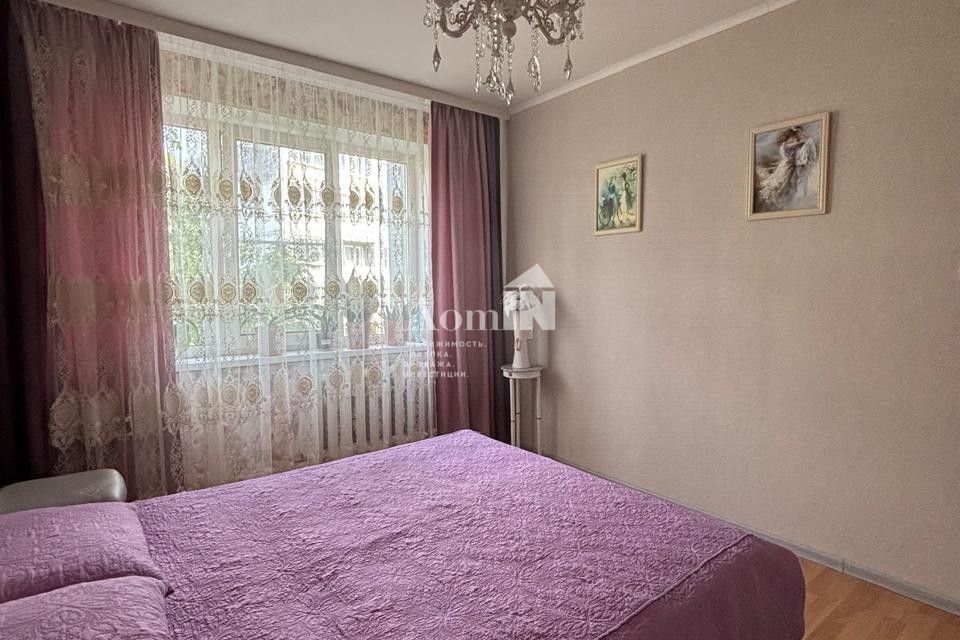 Продаётся 4-комнатная квартира, 72.4 м²