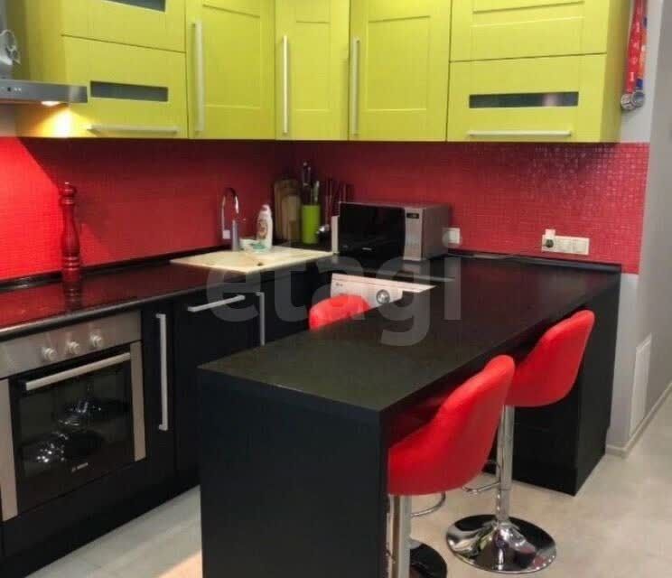 Продаётся 1-комнатная квартира, 48 м²