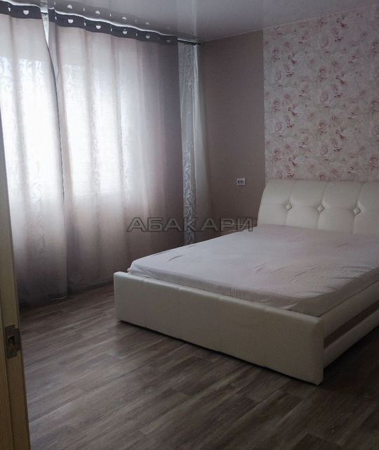 Сдаётся 2-комнатная квартира, 70 м²