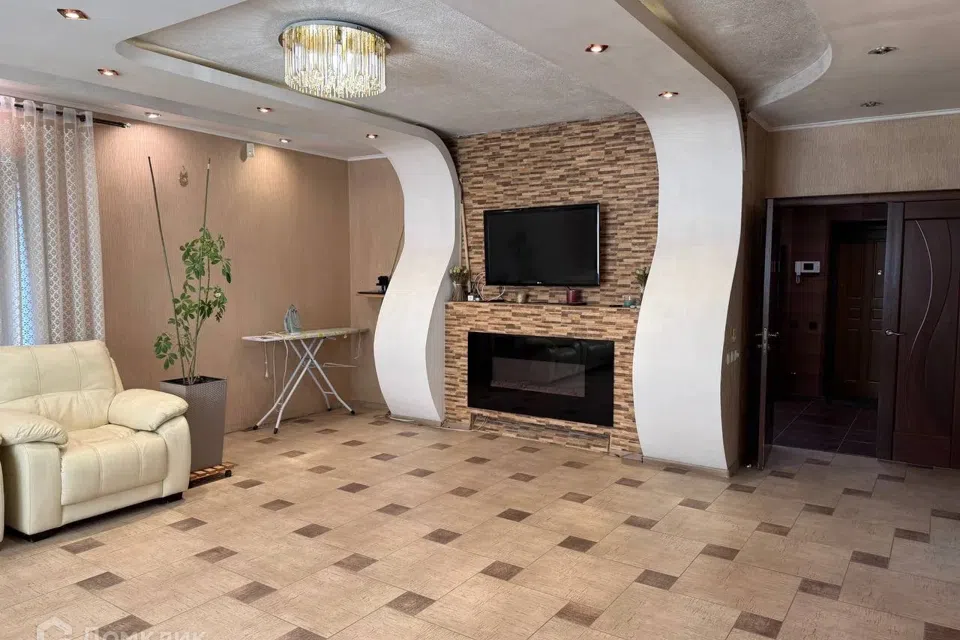 Сдаётся 2-этажный дом, 250.4 м²