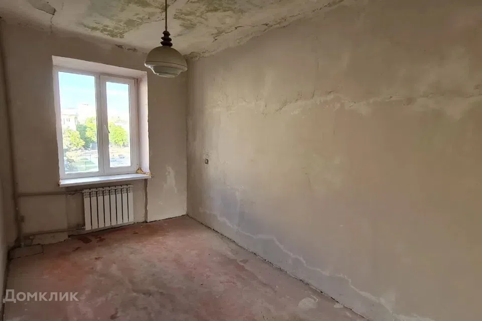 Продаётся 4-комнатная квартира, 64 м²