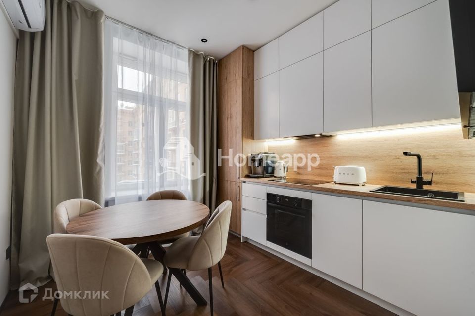 Продаётся 4-комнатная квартира, 70 м²