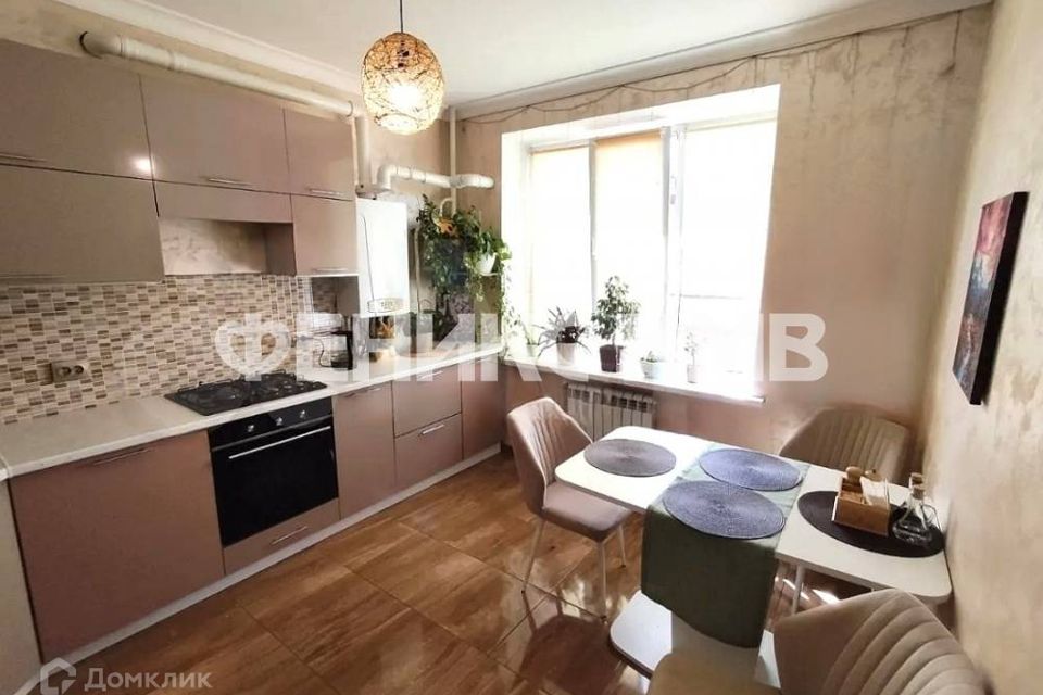 Продаётся 1-комнатная квартира, 48.5 м²