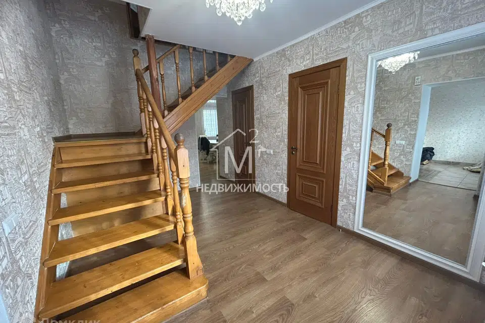 Продаётся 3-этажный дом, 246 м²