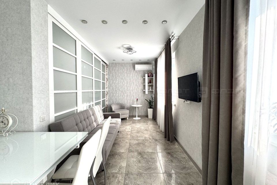 Продаётся 1-комнатная квартира, 45.6 м²