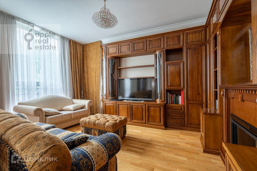 Сдаётся 4-комнатная квартира, 156 м²