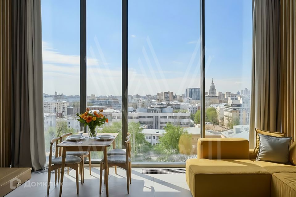 Продаётся 1-комнатная квартира, 66 м²
