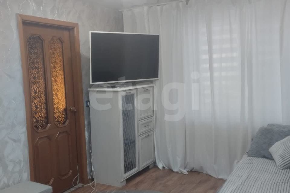 Продаётся 4-комнатная квартира, 58 м²