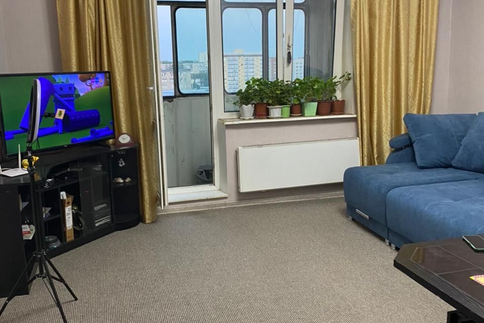 Продаётся 4-комнатная квартира, 77 м²