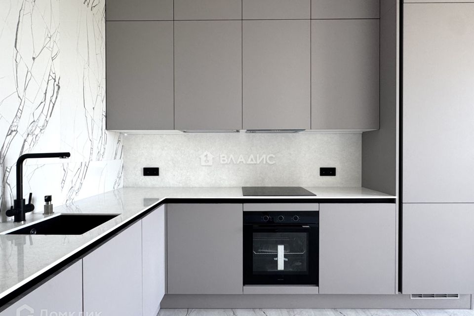 Продаётся 1-комнатная квартира, 49.7 м²