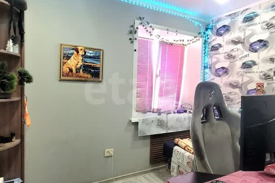 Продаётся 3-комнатная квартира, 41.9 м²