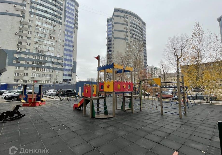 Продаётся 1-комнатная квартира, 52 м²