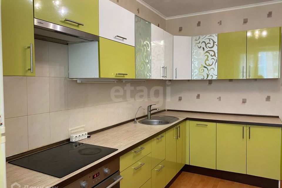 Сдаётся 2-комнатная квартира, 75 м²