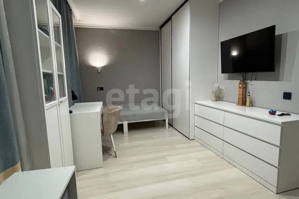 Продаётся 4-комнатная квартира, 87.7 м²