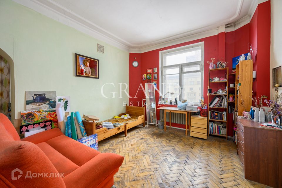 Продаётся 4-комнатная квартира, 107 м²