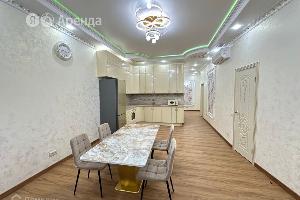 Сдаётся 3-комнатная квартира, 98 м²