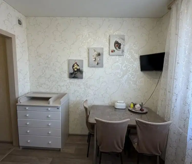 Продаётся 1-комнатная квартира, 37.7 м²