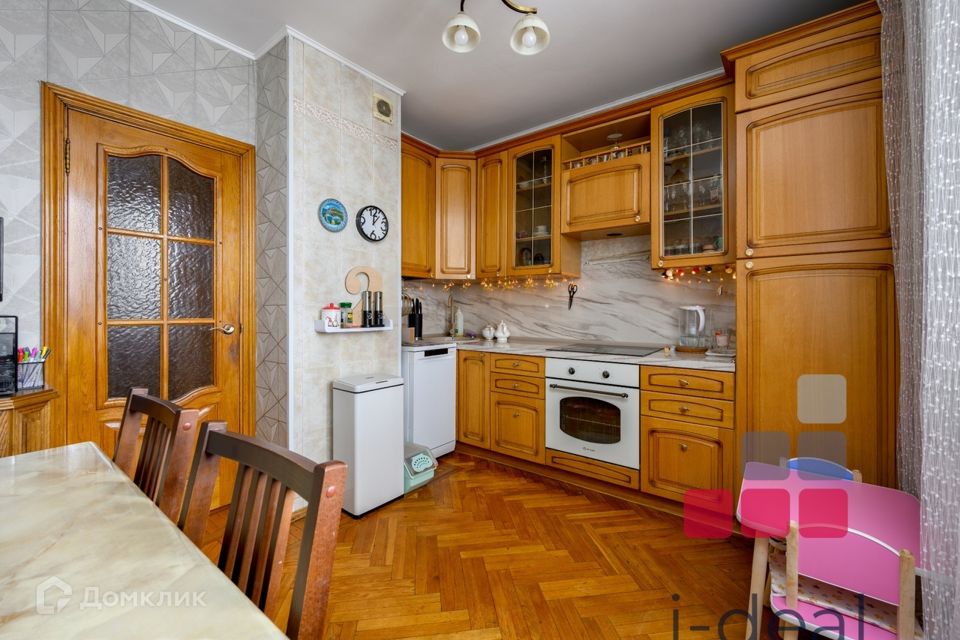 Продаётся 4-комнатная квартира, 99.4 м²